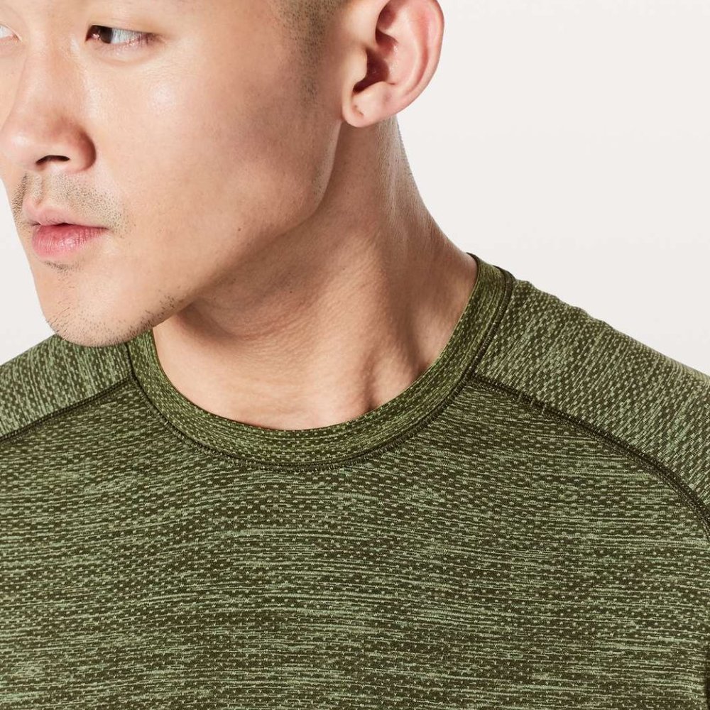Lululemon Metal Vent Tech Short Sleeve Green Twill / Dark Olive Size Large - Picture 4 of 14